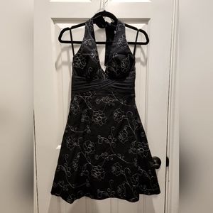 White House Black Market dress. Size: 0